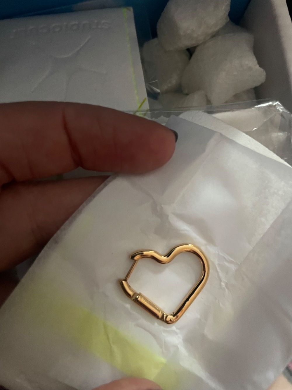 STUDIOCULT Mini Heart Carabiner Earrings - Picture 3 of 5